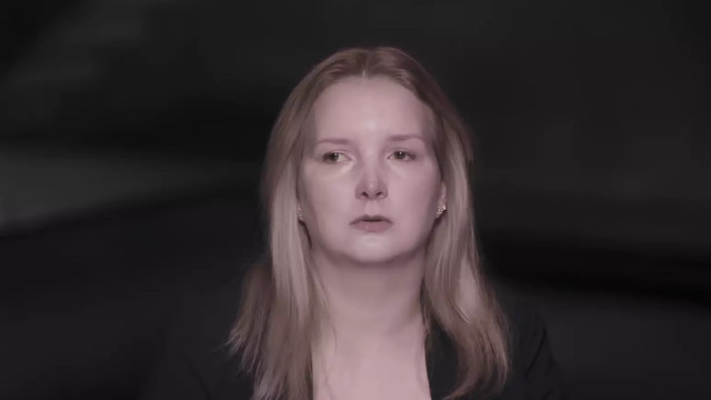 Filha de Elize Matsunaga deixa o Brasil após novo filme da Netflix