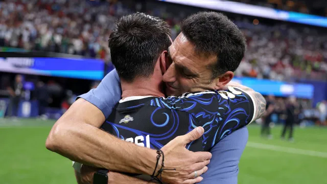 Scaloni repudia crÃticas Ã  Argentina: "Gente que nÃ£o nos conhece"