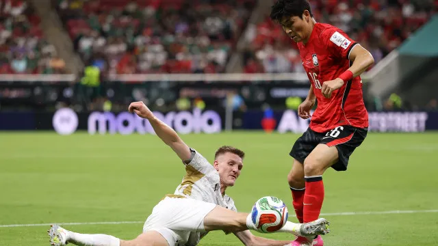 TrÃªs anos depois, Benfica volta a Praga para resgatar StepÃ¡n Chaloupek
