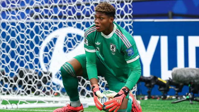 
                    Diogo Costa para esquecer? PSG tem novo alvo e FC Porto respira de alívio
                