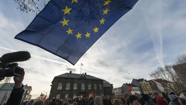 IslÃ¢ndia dÃ¡ inÃcio a votaÃ§Ã£o antecipada do referendo de adesÃ£o Ã  UE