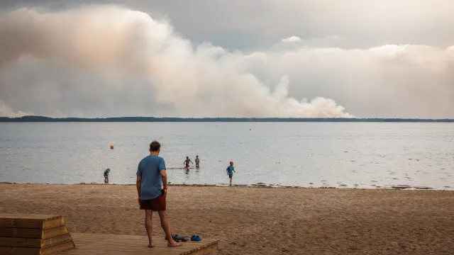 França regista 14 reacendimentos, mas fogo está estabilizado