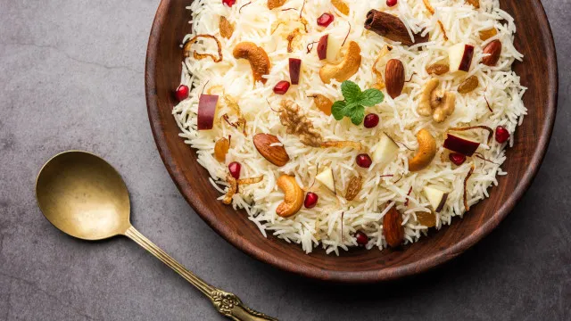 
                    Cremoso e crocante: A receita do acompanhamento de arroz de frutos secos 
                