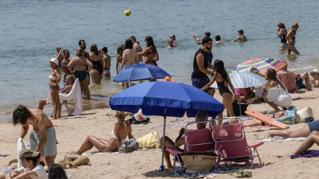 PaÃs mantÃ©m-se quase todo a amarelo devido ao calor. MÃ¡ximas nos 40ÂºC