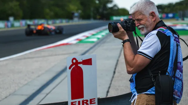 
                    O mais improvável fotógrafo da Fórmula 1 é Presidente da República
                