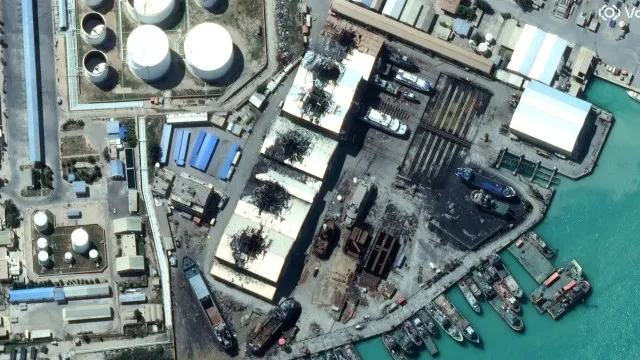 
                    Irão diz que ataques dos EUA destruíram aeroporto de Bushehr
                