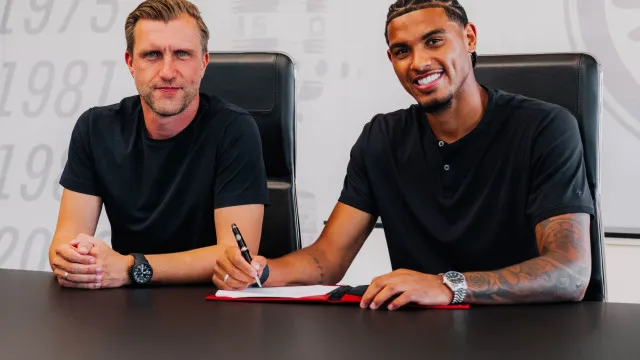 
                    Oficial: Otávio deixa Estrela e assina pelo Eintracht Frankfurt
                