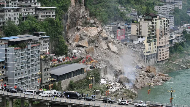 Sobe para 41 nÃºmero de mortos em deslizamento de terras na China