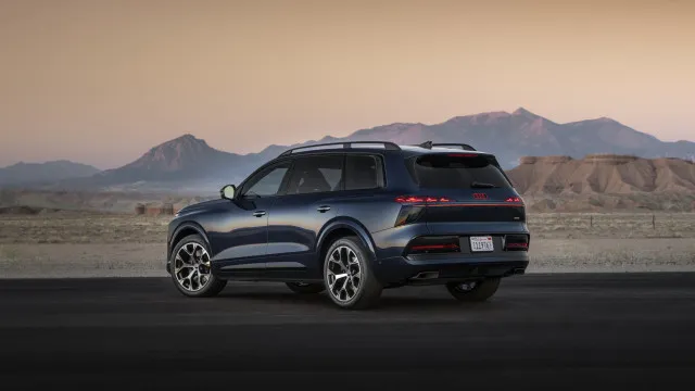 DimensÃµes impressionam. Novo Audi Q9 Ã© o maior Audi de sempre