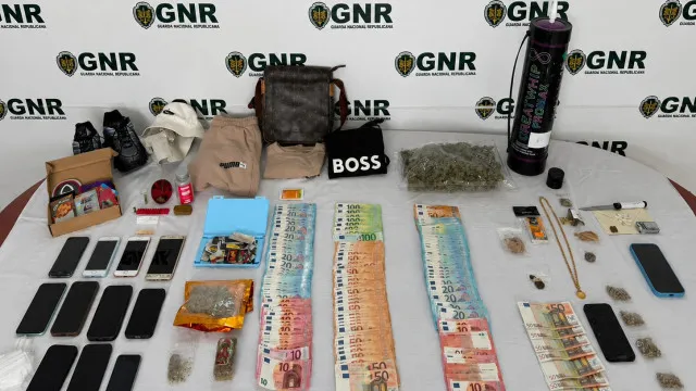OperaÃ§Ã£o da GNR no Algarve termina com trÃªs jovens detidos por trÃ¡fico