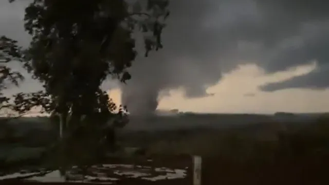 Brasil. Tornado avistado no Rio Grande do Sul: "Parecia coisa de filme"
