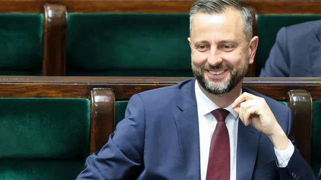 
                    Polónia avisa sobre lei russa para justificar intervenções no estrangeiro
                