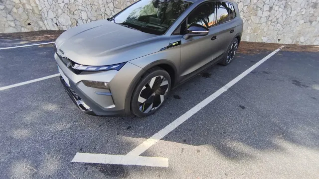 Estivemos aos comandos da versÃ£o mais radical do Skoda Elroq