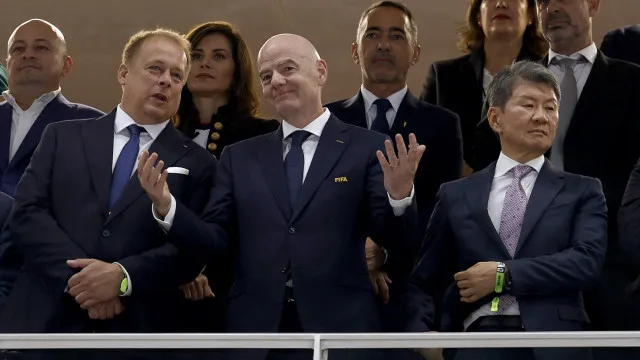 NÃ£o sÃ£o sÃ³ crÃticas. HÃ¡ quem concorde com Infantino: "Precisamos de..."