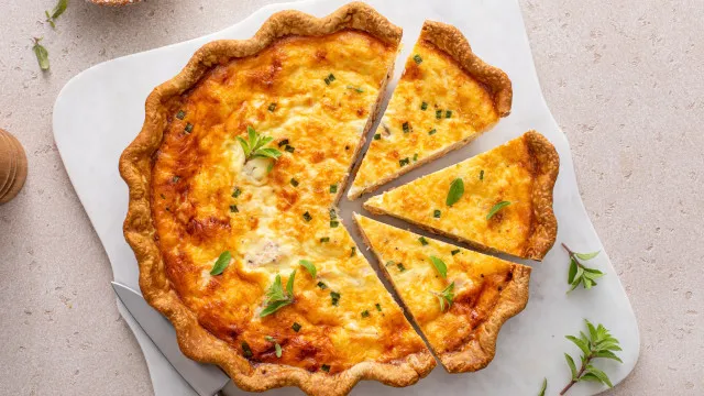 
                    Barata, fácil de fazer e deliciosa! Aponte esta receita de quiche de atum
                