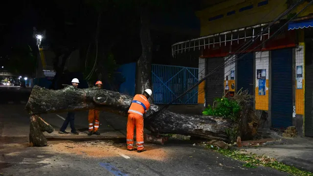 
                    Ventos fortes causam cinco mortes no Brasil
                