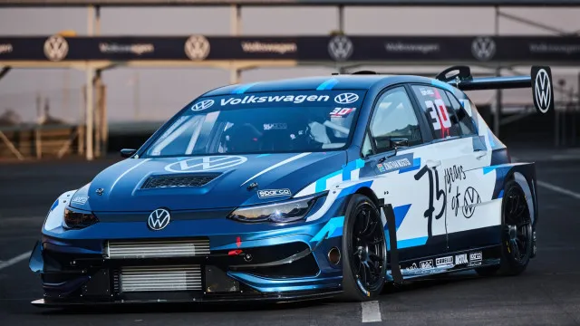 
                    Volkswagen perdeu a cabeça. Resultado é um Golf com 1.000 cv
                