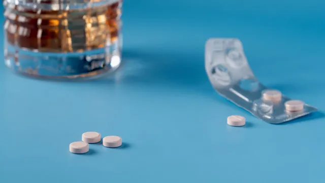 
                    8 medicamentos que não deve misturar com álcool, segundo médicos
                