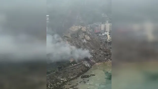 
                    Tragédia em Chongqing: 51 mortos e dez pessoas por encontrar
                