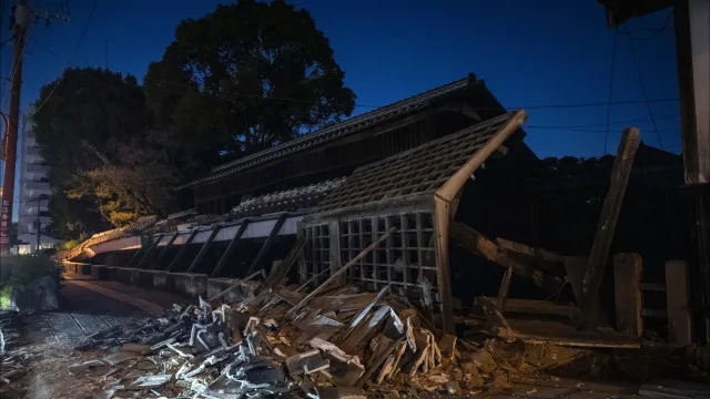
                    Sobe para 35 o número de mortos no sismo que atingiu o Japão
                