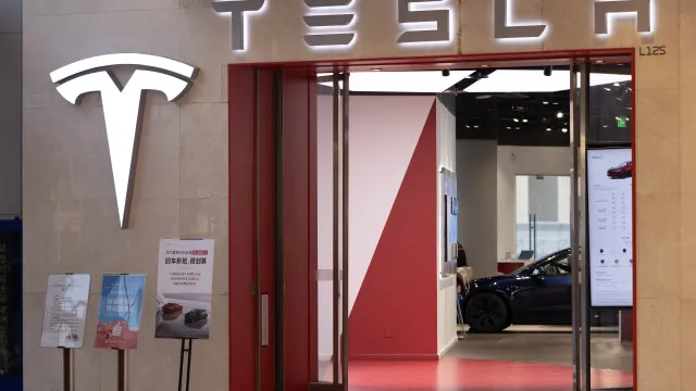 
                    Tesla pode vender operações na China com vista à fusão com a SpaceX
                