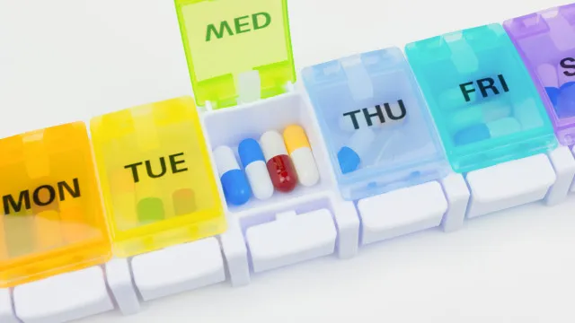 
                    Separa medicamentos nestas caixas? Farmacêutica alerta para grande erro
                