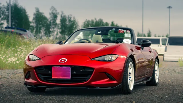
                    MX-5. Roadster icónico da Mazda a caminho de se tornar elétrico
                
