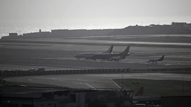 
                    Aeroporto de Caracas reabre no dia 5 para operações de carga
                