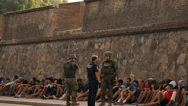 
                    Marrocos transporta centenas após entrada ilegal em Ceuta
                