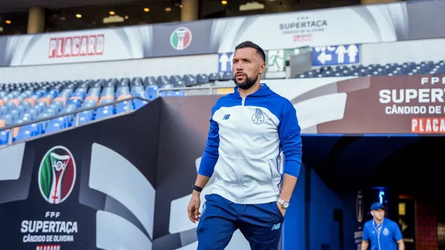 
                    EM DIRETO: FC Porto-Torreense na Supertaça abre época 2026/27
                