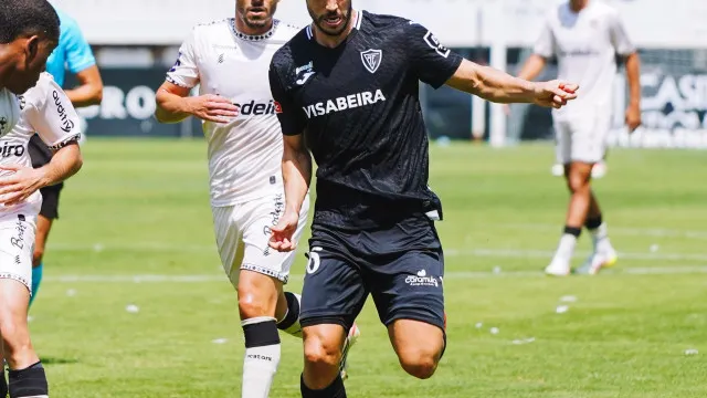 AcadÃ©mico de Viseu perde ante Varzim e falha final do Torneio de VerÃ£o