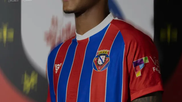 
                    Oficial: Gustavo Mendes reforça ataque do Felgueiras
                