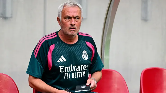 Mourinho e Real Madrid deixam fugir vantagem e escorregam ante Fiorentina