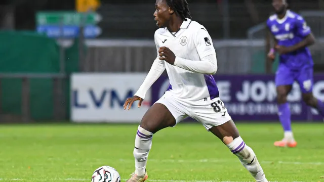 Oficial: Hope Linus e Samuel Ntanda reforÃ§am UniÃ£o de Leiria