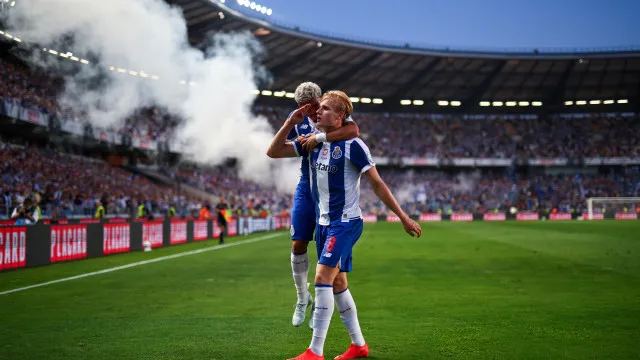 
                    Vencer sem convencer. FC Porto bate Torreense e conquista Supertaça
                
