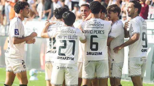 Varzim vence VitÃ³ria SC em casa e conquista torneio da PÃ³voa