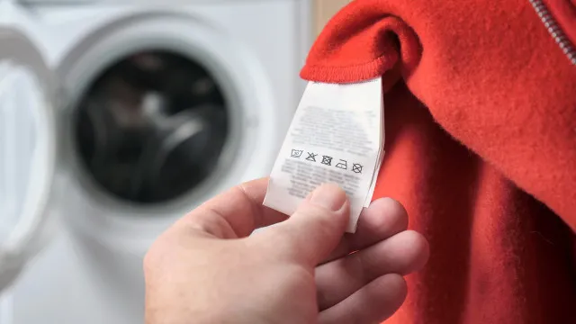 Sabe mesmo o que significam estes sÃmbolos nas etiquetas das roupas?