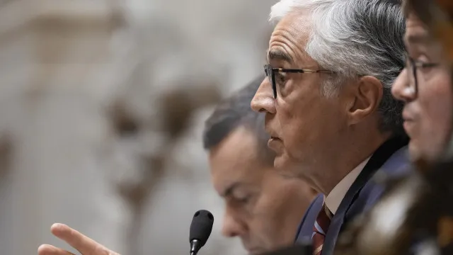 
                    Rejeitado inquérito a Neves. Chega tem duas opções, diz Aguiar-Branco
                
