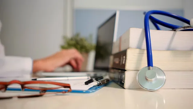 Cuidados continuados rejeitam taxa para forÃ§ar altas hospitalares