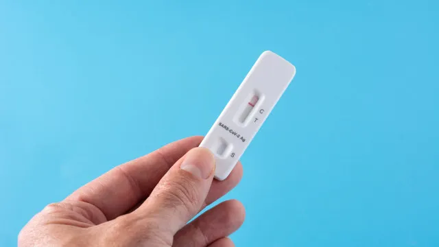 Covid. Se tiver estes 3 sintomas em agosto, faÃ§a o teste