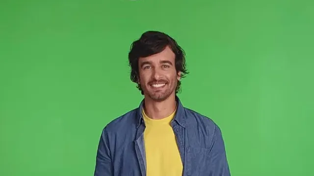 
                    Ator brasileiro Marco Furlan detido por violar criança de 5 anos em festa
                