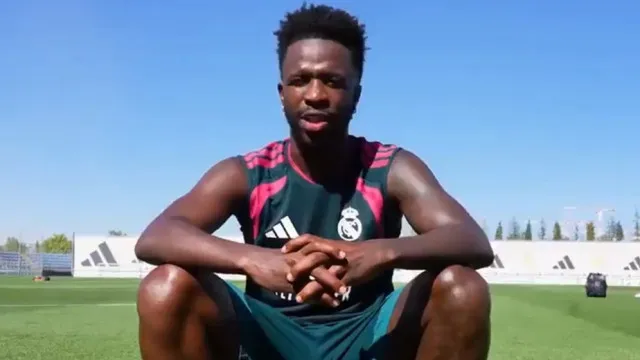 VinÃcius regressou ao Real Madrid e revelou o que Mourinho lhe pediu