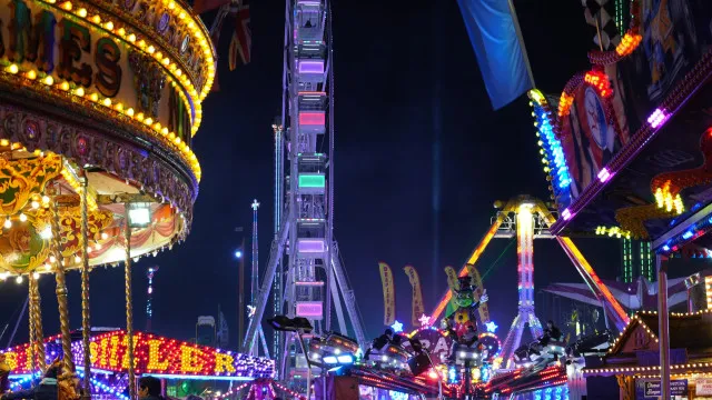 Portas de carrossel abrem-se e fazem nove feridos em feira de Barcelona
