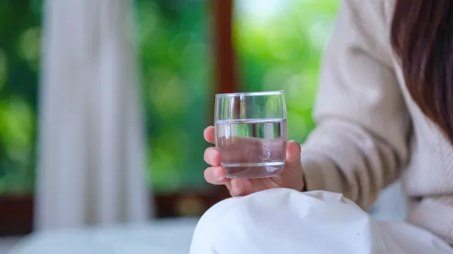 Qual a quantidade de Ã¡gua que deve beber por dia? (NÃ£o sÃ£o 8 copos)