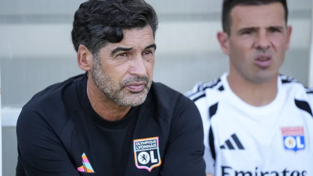Paulo Fonseca criticado apÃ³s tombo do Lyon: "InaceitÃ¡vel e indesculpÃ¡vel"