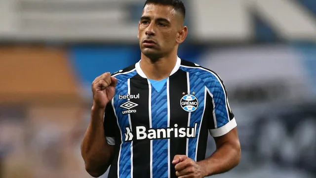'Barrete' no Benfica que brilhou no Brasil. O que Ã© feito de Diego Souza?
