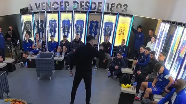"90 minutos sem os deixar respirar": FC Porto revela bastidores do tÃtulo