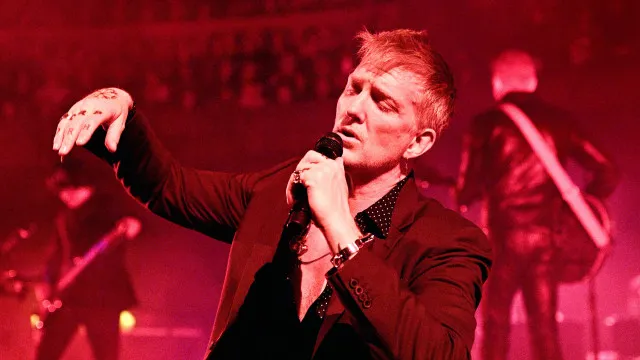 Queens Of The Stone Age lanÃ§am linha para "queixumes" e "lamÃºrias"