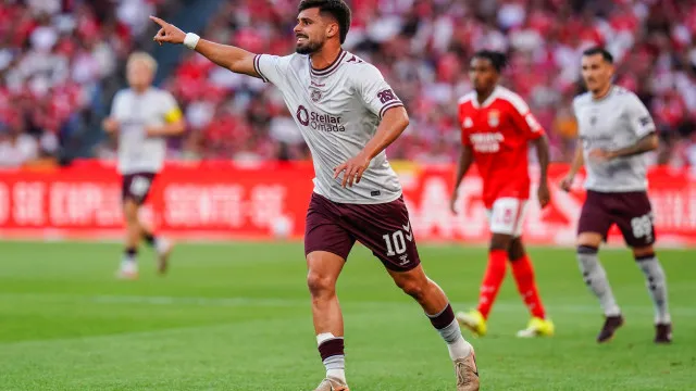 ClÃ¡udio Braga lamenta goleada e atira: "RespeitÃ¡mos demasiado o Benfica"