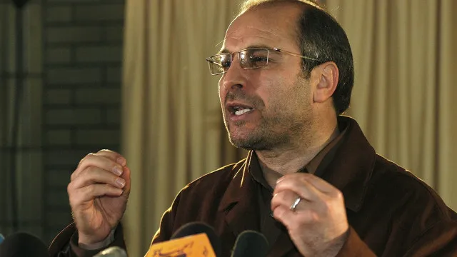 
                    Presidente do parlamento iraniano crítica 